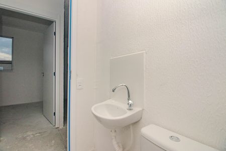 Banheiro de apartamento para alugar com 2 quartos, 41m² em Passo das Pedras, Porto Alegre