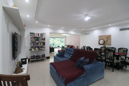 Sala de apartamento para alugar com 4 quartos, 186m² em Barra Funda, Guarujá
