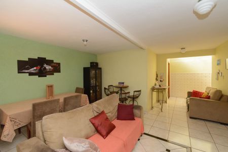 Sala de casa à venda com 3 quartos, 213m² em Conjunto Agua Branca, Contagem