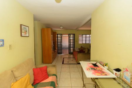 Sala de casa à venda com 3 quartos, 213m² em Conjunto Agua Branca, Contagem