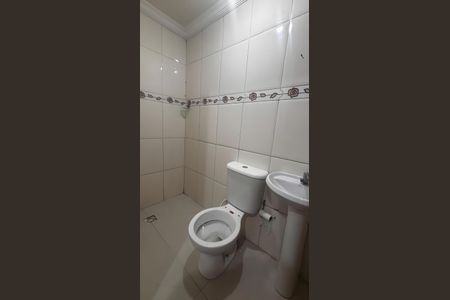 Banheiro de casa para alugar com 1 quarto, 320m² em Guilhermina, Praia Grande