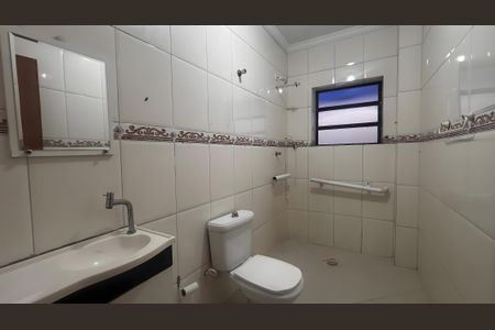Banheiro de casa para alugar com 1 quarto, 320m² em Guilhermina, Praia Grande