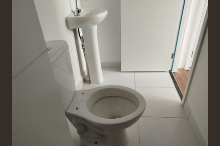 Banheiro da Suíte de kitnet/studio para alugar com 1 quarto, 27m² em Penha de França, São Paulo