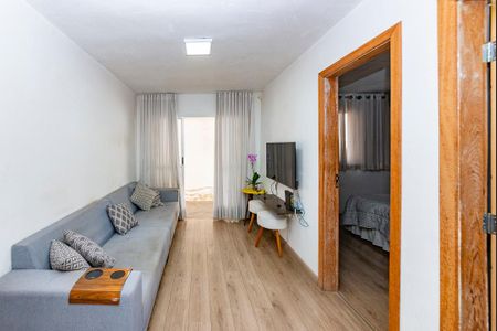 Sala de casa à venda com 4 quartos, 170m² em Conjunto Agua Branca, Contagem