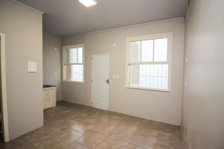 Sala/Quarto de casa de condomínio para alugar com 1 quarto, 18m² em Azenha, Porto Alegre