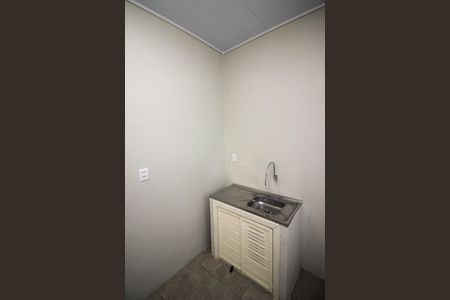 Cozinha de casa de condomínio para alugar com 1 quarto, 18m² em Azenha, Porto Alegre