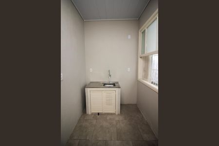 Cozinha de casa de condomínio para alugar com 1 quarto, 18m² em Azenha, Porto Alegre