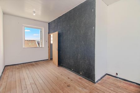 Quarto 2 de casa à venda com 2 quartos, 140m² em Floresta, Porto Alegre