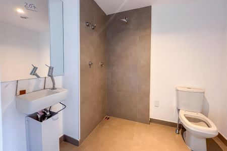 Banheiro de kitnet/studio para alugar com 1 quarto, 24m² em Jardim Paulista, São Paulo