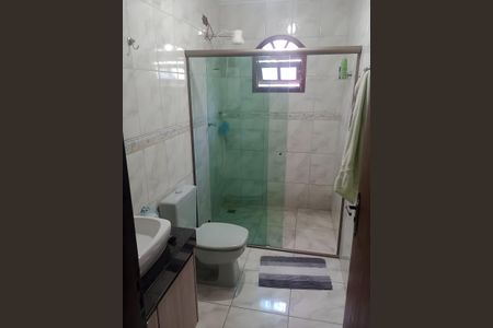 Banheiro de casa à venda com 3 quartos, 158m² em Parque Residencial Almerinda Chaves, Jundiaí