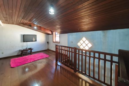 Sala de TV de casa à venda com 3 quartos, 400m² em Jardim São Vicente, Campinas