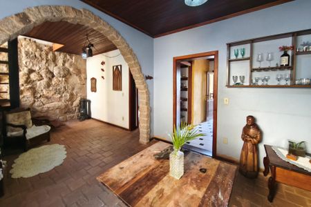 Sala de Estar de casa à venda com 3 quartos, 400m² em Jardim São Vicente, Campinas