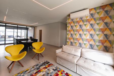 Sala de casa de condomínio para alugar com 3 quartos, 210m² em Swiss Park, Campinas