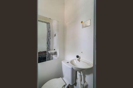 Banheiro de kitnet/studio para alugar com 1 quarto, 20m² em Vila Gomes, São Paulo