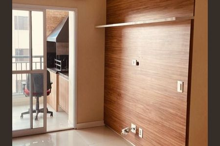 Sala de apartamento à venda com 2 quartos, 60m² em Bussocaba, Osasco