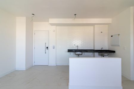 Sala/Cozinha de apartamento à venda com 1 quarto, 46m² em Centro, Campinas