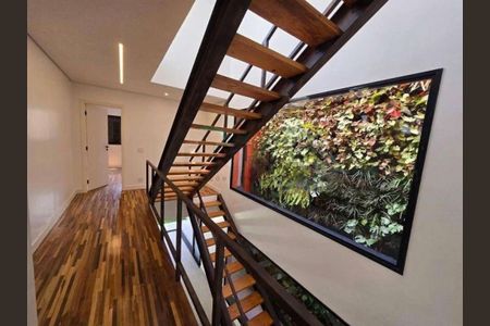 Casa à venda com 4 quartos, 200m² em Moema, São Paulo