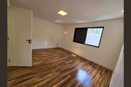 Casa à venda com 4 quartos, 200m² em Moema, São Paulo