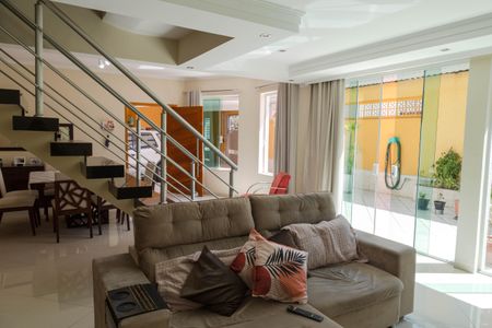 Sala de casa à venda com 4 quartos, 385m² em Vila Barros, Guarulhos