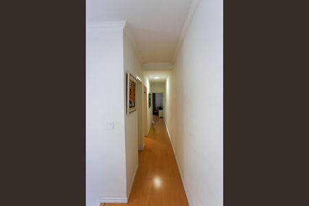 Corredor de casa à venda com 3 quartos, 205m² em Parque Reboucas, São Paulo