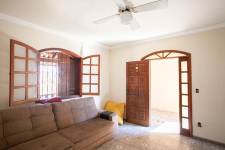 Sala 1 de casa à venda com 3 quartos, 289m² em Jaqueline, Belo Horizonte