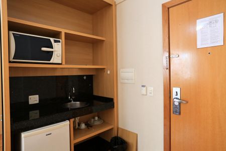 Cozinha de kitnet/studio à venda com 1 quarto, 32m² em Lourdes, Belo Horizonte