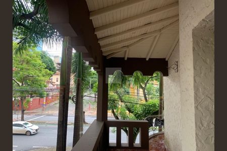 Varanda no segundo pavimento de casa à venda com 4 quartos, 212m² em Funcionários, Belo Horizonte