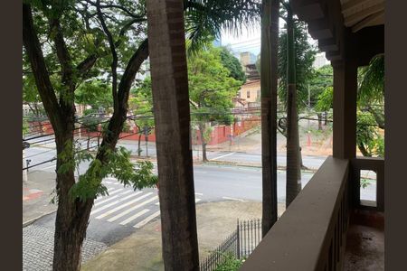 Varanda no segundo pavimento de casa à venda com 4 quartos, 212m² em Funcionários, Belo Horizonte