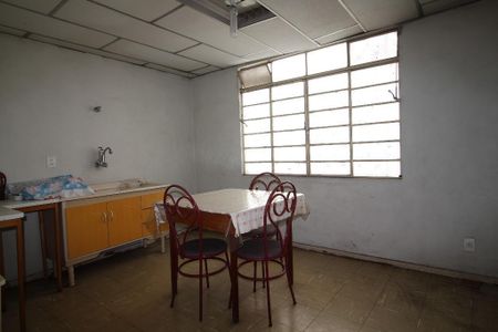 Casa à venda com 10 quartos, 578m² em Barro Preto, Belo Horizonte