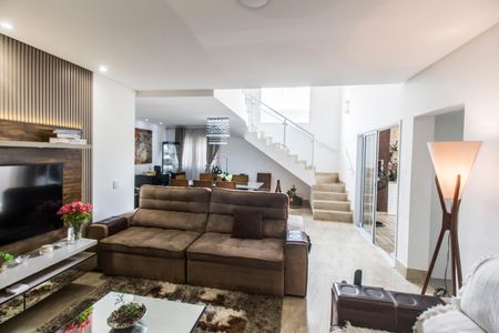 Sala de casa de condomínio à venda com 3 quartos, 224m² em Parque Sinai, Santana de Parnaíba