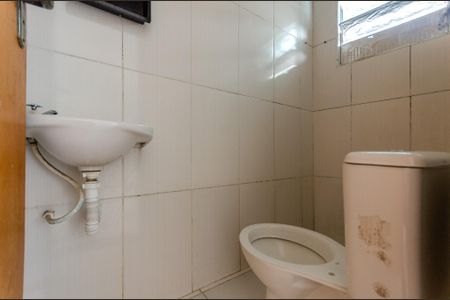 Banheiro de casa para alugar com 1 quarto, 60m² em Vila Boacava, São Paulo