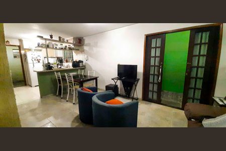 Sala de Estar de casa para alugar com 5 quartos, 290m² em Bonfim, Osasco