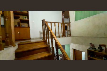 Sala de TV de casa para alugar com 5 quartos, 290m² em Bonfim, Osasco