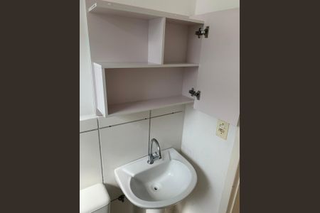 Banheiro de apartamento para alugar com 2 quartos, 60m² em Vila São José, Taubaté