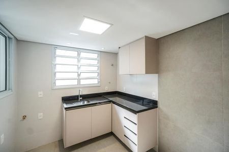 Cozinha de casa de condomínio para alugar com 1 quarto, 35m² em Vila Gomes Cardim, São Paulo
