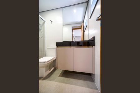 Banheiro de casa de condomínio para alugar com 1 quarto, 35m² em Vila Gomes Cardim, São Paulo