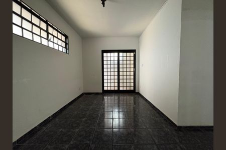 Sala de apartamento para alugar com 2 quartos, 80m² em Vila Tiberio, Ribeirão Preto