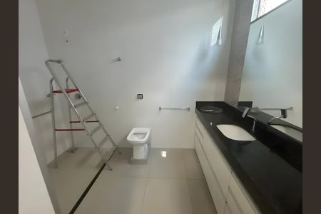 Banheiro de casa para alugar com 2 quartos, 95m² em Santa Ines, Belo Horizonte