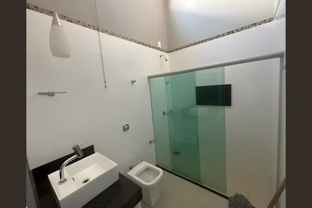 Banheiro de casa para alugar com 2 quartos, 95m² em Santa Ines, Belo Horizonte