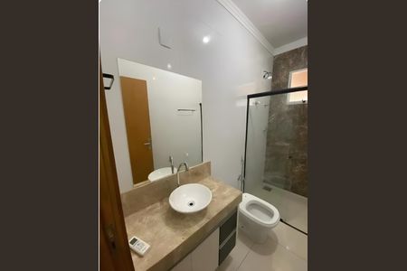 Banheiro de casa para alugar com 2 quartos, 102m² em Anchieta, Belo Horizonte