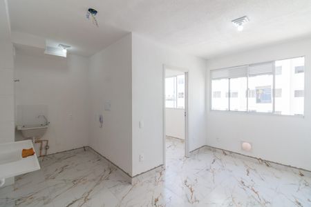 Sala/Cozinha de apartamento para alugar com 2 quartos, 42m² em Jardim Gilda Maria, São Paulo