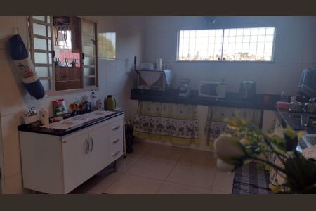 Casa à venda com 4 quartos, 220m² em Parque Sao Jose, Belo Horizonte