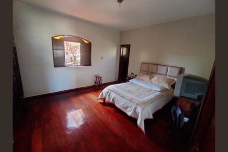 Casa à venda com 3 quartos, 500m² em Estrela Dalva, Belo Horizonte