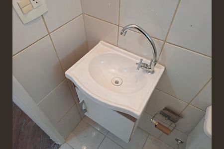 Banheiro de apartamento à venda com 2 quartos, 64m² em Vila Basileia, São Paulo