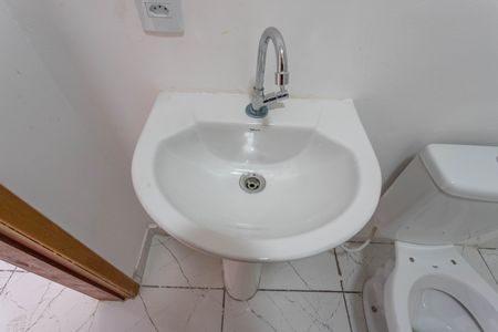 Banheiro de kitnet/studio para alugar com 1 quarto, 22m² em Serraria, Diadema