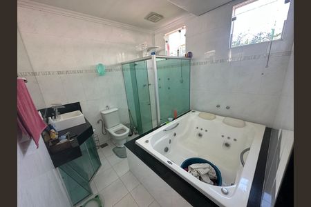 Casa para alugar com 5 quartos, 510m² em Braúnas, Belo Horizonte