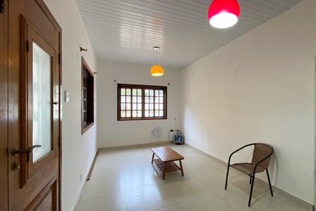 Sala de casa para alugar com 3 quartos, 2000m² em Braúnas, Belo Horizonte