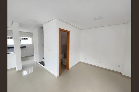 Casa para alugar com 2 quartos, 75m² em Estrela do Oriente, Belo Horizonte
