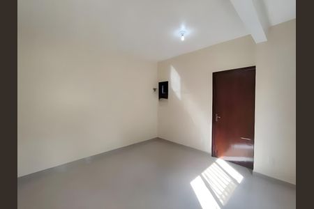 Quarto de casa para alugar com 2 quartos, 69m² em Glória, Belo Horizonte