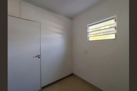 Quarto de casa para alugar com 2 quartos, 69m² em Glória, Belo Horizonte